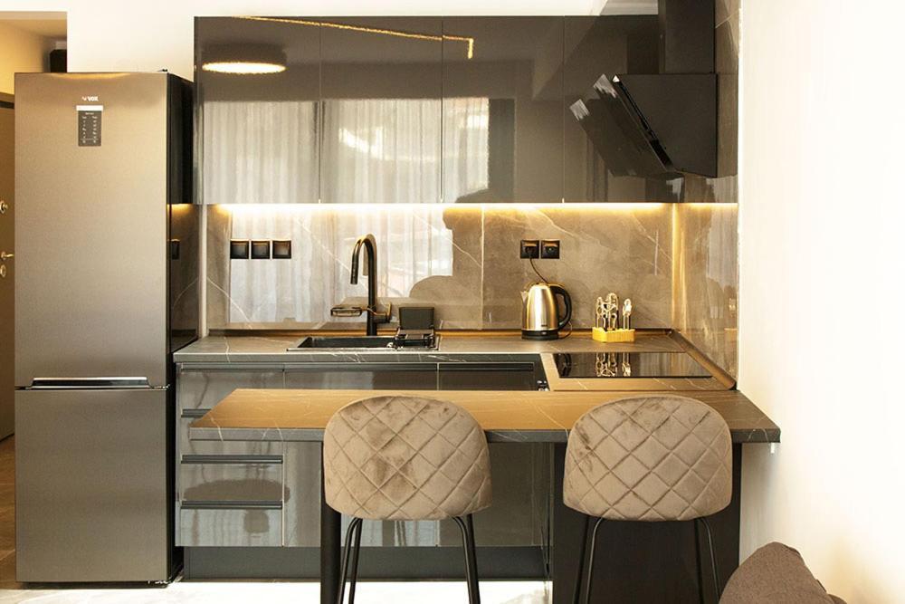 P J Luxury Suites Serres Exterior foto