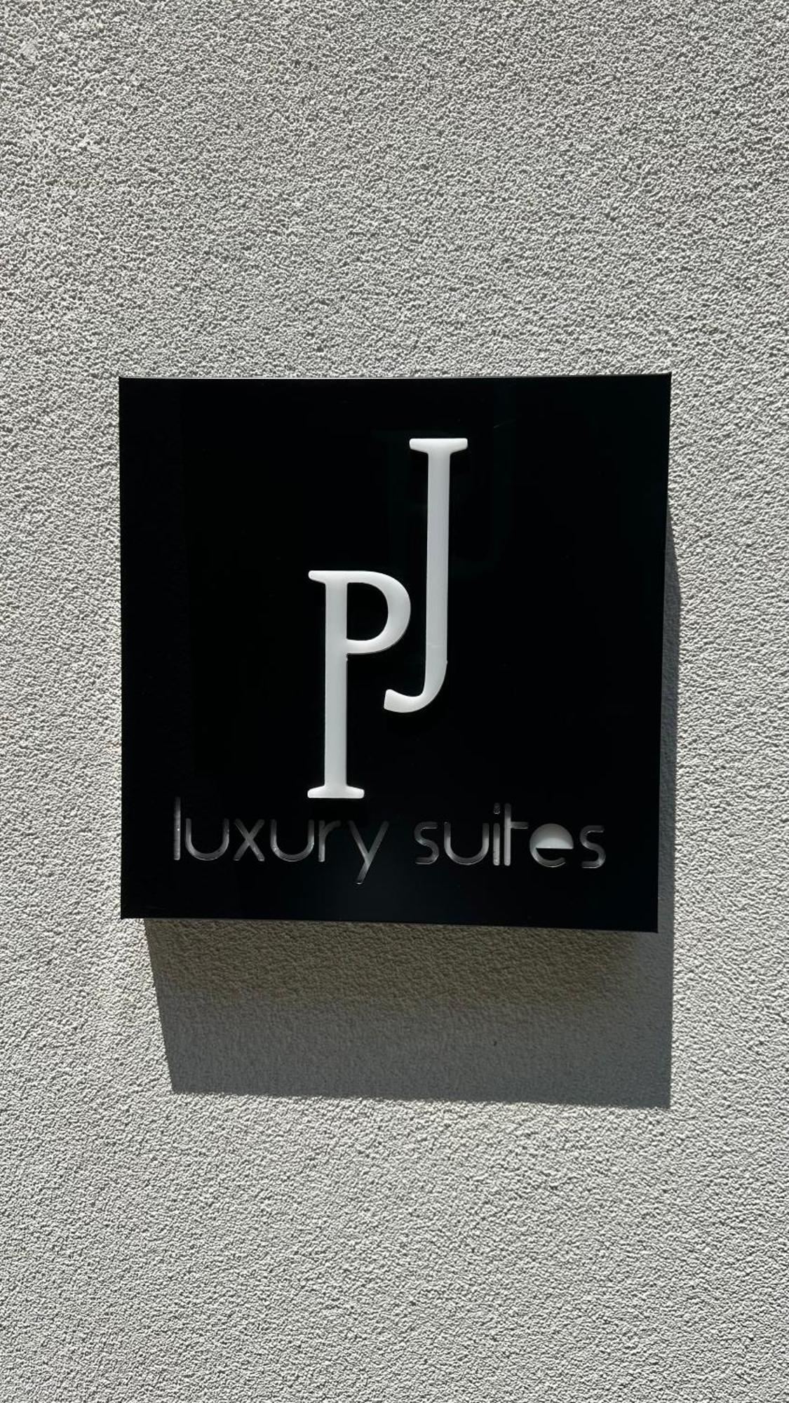 P J Luxury Suites Serres Exterior foto